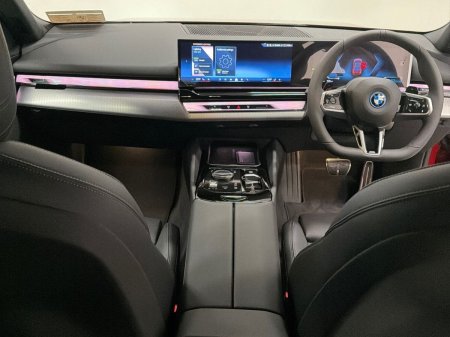 2026 BMW 5-Series - photo 4