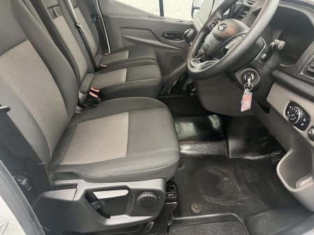 2025 Ford Transit - photo 8
