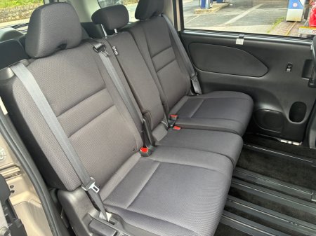 2017 Nissan Serena - photo 13