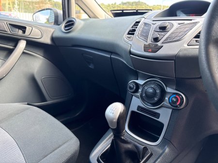2011 Ford Fiesta - photo 6