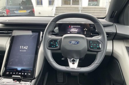 2025 Ford Capri - photo 12