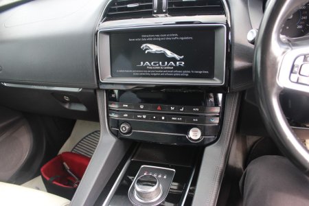 2019 Jaguar F-Pace - photo 16