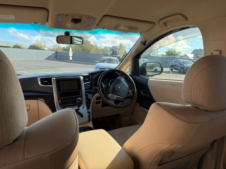 2014 Toyota Alphard - photo 11