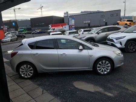 2011 Opel Astra - photo 8