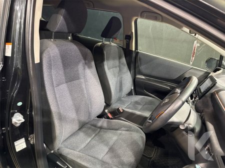 2017 Toyota Sienta - photo 17