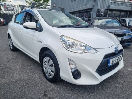 2016 Toyota Aqua - photo 2