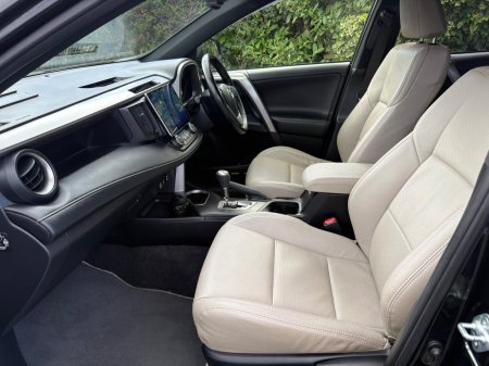 2017 Toyota RAV4 - photo 6