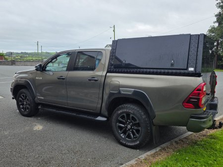 2023 Toyota Hilux - photo 3