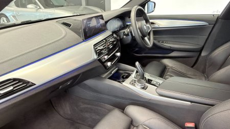2019 BMW 5-Series - photo 10