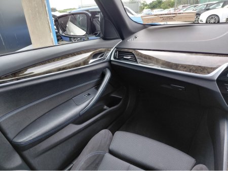 2017 BMW 5-Series - photo 10