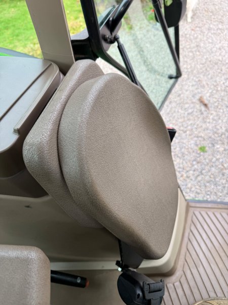 2009 John Deere 6430 - photo 25