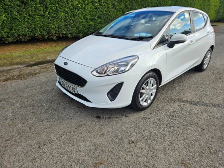 2018 Ford Fiesta - photo 2