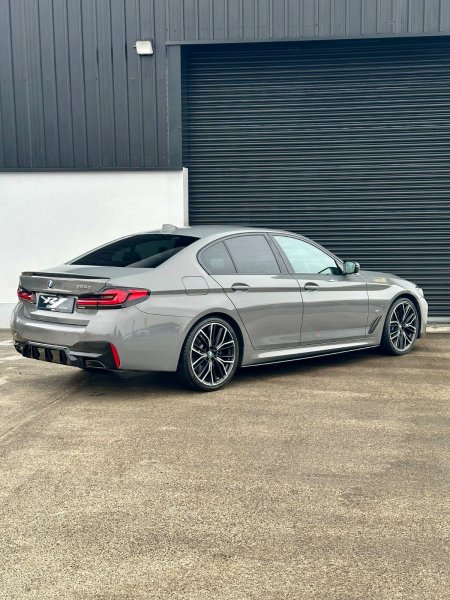 2021 BMW 5-Series - photo 3