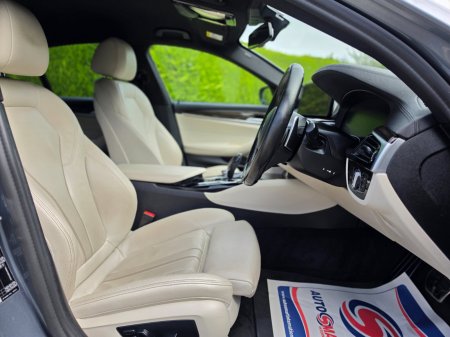 2022 BMW 5-Series - photo 9