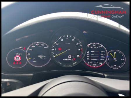 2022 Porsche Panamera - photo 23