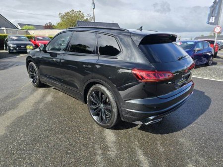2023 Volkswagen Touareg - photo 3