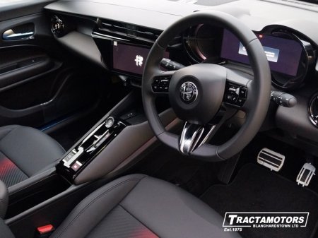 2025 Alfa Romeo Junior - photo 7