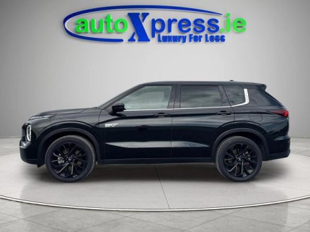 2023 Mitsubishi Outlander - photo 4
