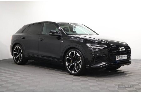 2023 Audi Q8 TFSIe V6 Black Edition