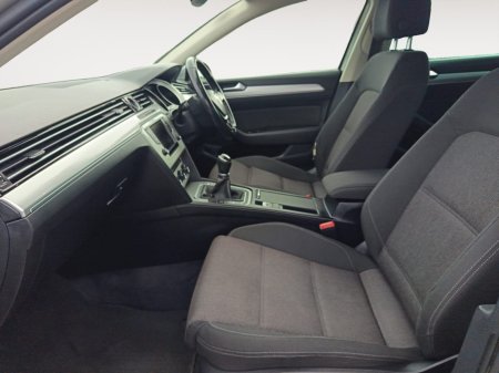 2016 Volkswagen Passat - photo 15