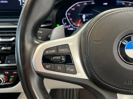 2022 BMW 5-Series - photo 17