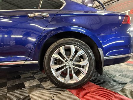 2018 Volkswagen Passat - photo 16