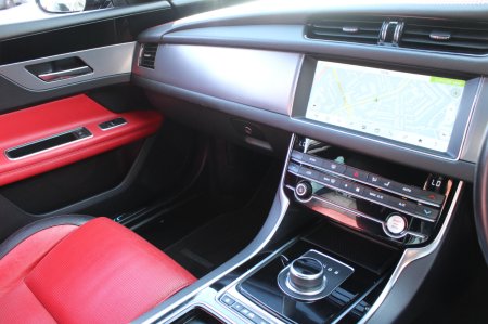 2019 Jaguar XF - photo 10