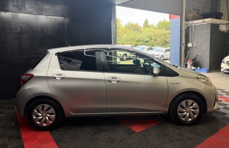 2017 Toyota Vitz - photo 26