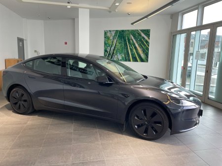 2025 Tesla Model 3 - photo 6