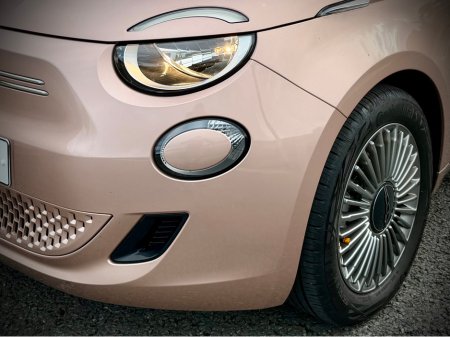 2025 Fiat 500e - photo 12