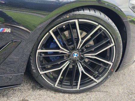 2022 BMW 5-Series - photo 7