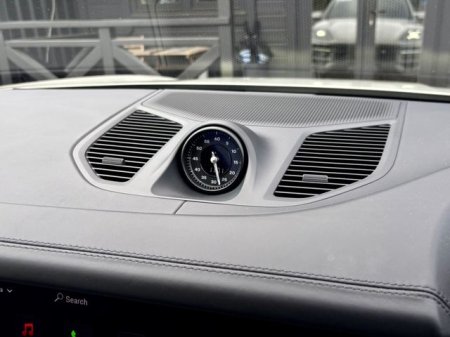 2025 Porsche Cayenne - photo 21