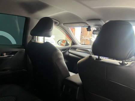 2018 Toyota Camry - photo 16