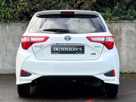 2017 Toyota Vitz - photo 6