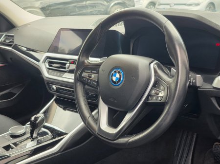 2022 BMW 3-Series - photo 20