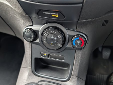 2016 Ford Fiesta - photo 13