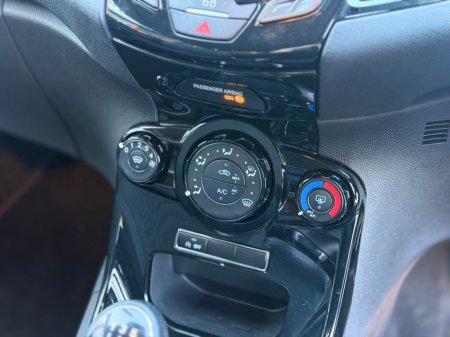 2016 Ford Fiesta - photo 13