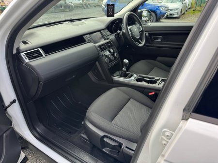 2017 Land Rover Discovery - photo 9