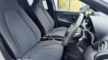 2020 Toyota Yaris - photo 12