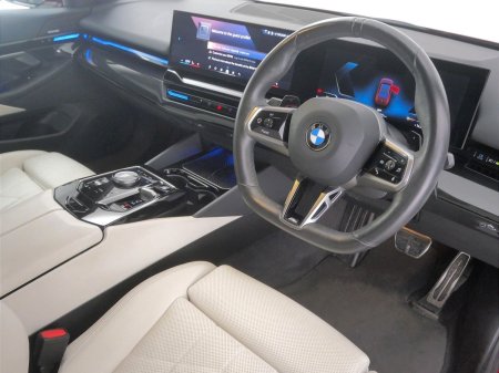 2024 BMW 5-Series - photo 6
