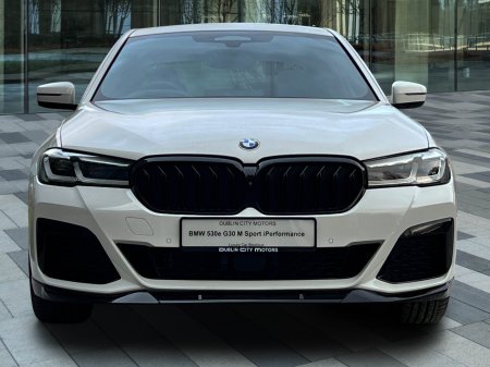 2020 BMW 5-Series - photo 2