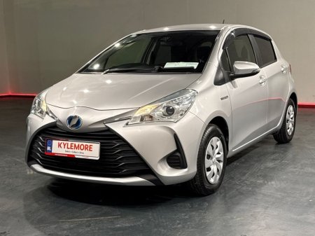 2019 Toyota Vitz - photo 7