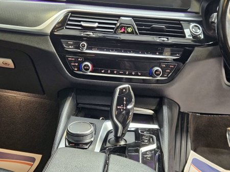 2022 BMW 5-Series - photo 12
