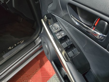 2016 Lexus IS - photo 22