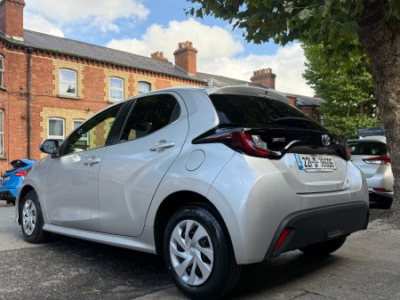2022 Toyota Yaris - photo 8