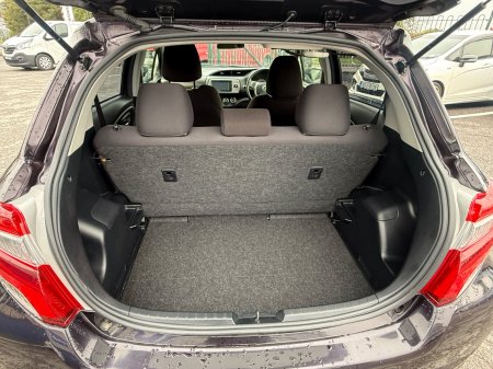 2016 Toyota Vitz - photo 13