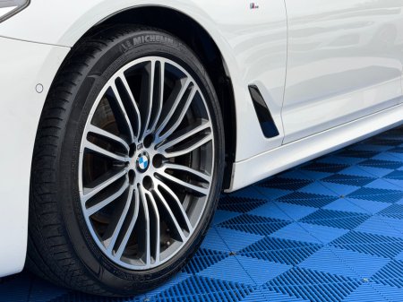 2018 BMW 5-Series - photo 15