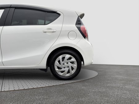 2019 Toyota Aqua - photo 21
