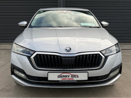 2022 Skoda Octavia - photo 2