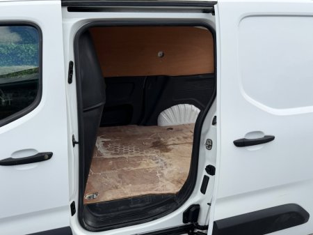 2021 Vauxhall Combo - photo 13